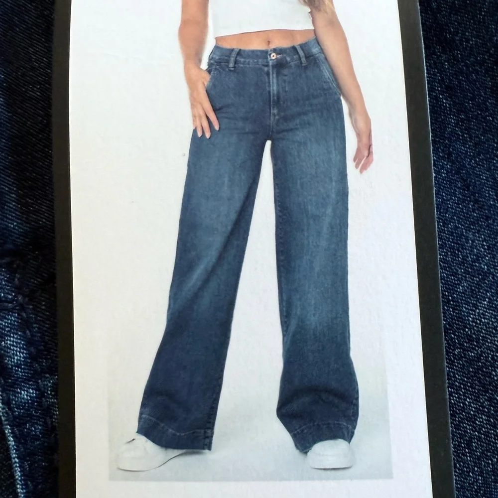 BCBGeneration High Rise Light Blue Jeans - Picture 4 of 7